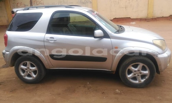 Acheter Occasion Voiture Toyota RAV4 Gris à Luanda, Province de Luanda Acheter Occasion Voiture Toyota RAV4 Gris à Luanda, Province de Luanda