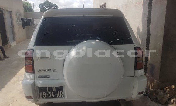 Comprar Usado Toyota RAV4 Branco Carro em Luanda em Luanda Province Comprar Usado Toyota RAV4 Branco Carro em Luanda em Luanda Province