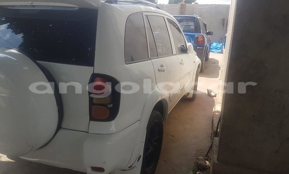 Comprar Usado Toyota RAV4 Branco Carro em Luanda em Luanda Province Comprar Usado Toyota RAV4 Branco Carro em Luanda em Luanda Province
