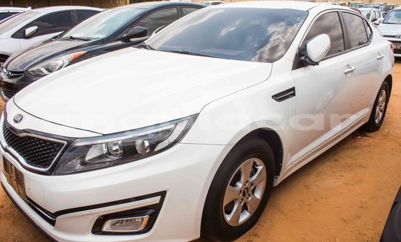 Comprar Usado Kia K5 Branco Carro em Luena em Moxico Comprar Usado Kia K5 Branco Carro em Luena em Moxico