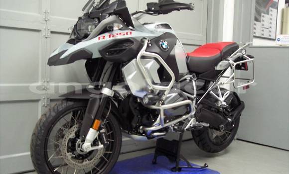 Comprar Novo BMW R1200GS Adventure Vermelho Moto em Luanda em Luanda Province Comprar Novo BMW R1200GS Adventure Vermelho Moto em Luanda em Luanda Province