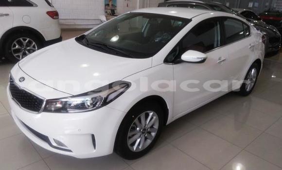 Acheter Neuf Voiture Kia Cerato Blanc à Luena, Moxico Acheter Neuf Voiture Kia Cerato Blanc à Luena, Moxico