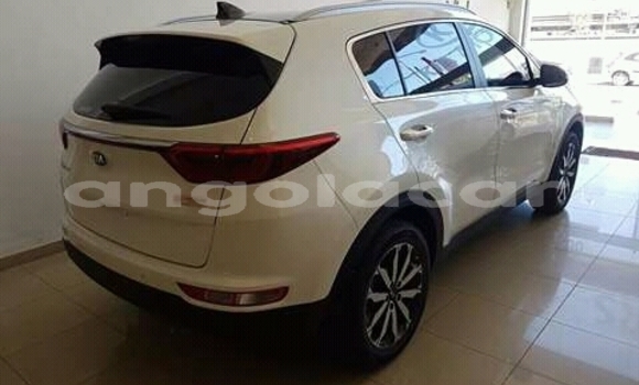 Comprar Usado Kia Sportage Branco Carro em Luena em Moxico Comprar Usado Kia Sportage Branco Carro em Luena em Moxico