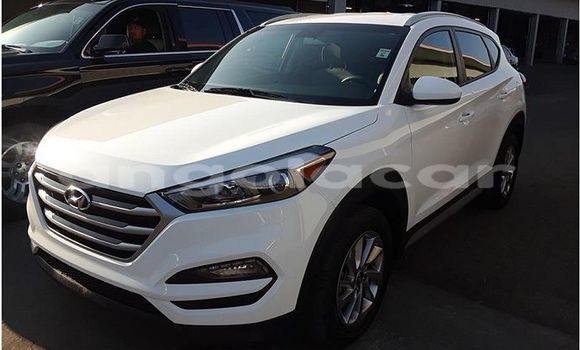 Buy Used Hyundai Tucson White Car in Luena in Moxico
