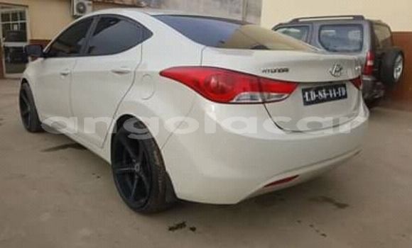 Comprar Usado Hyundai Elantra Branco Carro em Luena em Moxico Comprar Usado Hyundai Elantra Branco Carro em Luena em Moxico