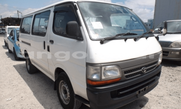 Comprar Usado Toyota Hiace Branco Carro em Luena em Moxico