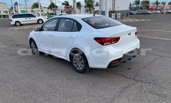 Comprar Novo Foton Midi Branco Carro em Luanda em Luanda Province