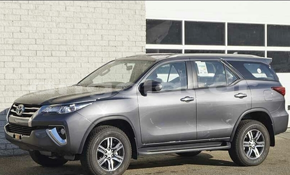 Buy New Toyota Fortuner Black Car in Luena in Moxico Buy New Toyota Fortuner Black Car in Luena in Moxico