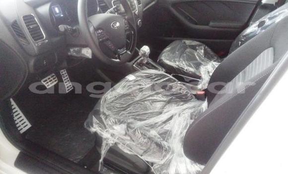 Comprar Novo Kia Cerato Branco Carro em Luena em Moxico Comprar Novo Kia Cerato Branco Carro em Luena em Moxico