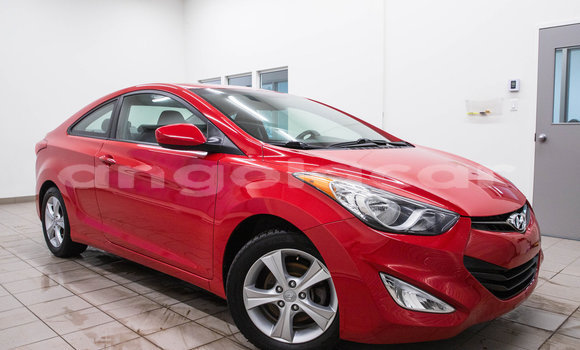 Acheter Occasion Voiture Hyundai Elantra Rouge à N'zeto, Zaïre