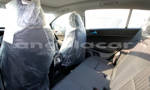 Comprar Importar Kia Sportage Branco Carro em Import - Dubai em Bengo Province Comprar Importar Kia Sportage Branco Carro em Import - Dubai em Bengo Province