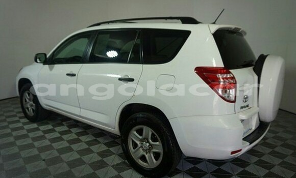Comprar Usado Toyota RAV4 Branco Carro em Luanda em Luanda Province Comprar Usado Toyota RAV4 Branco Carro em Luanda em Luanda Province