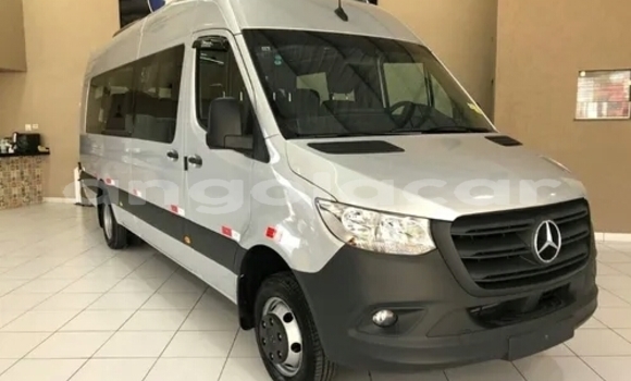 Comprar Usado Mercedes-Benz 190–Series Branco Carro em Luena em Moxico Comprar Usado Mercedes-Benz 190–Series Branco Carro em Luena em Moxico