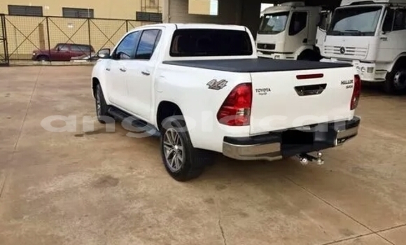 Buy Used Toyota Hilux White Car in Namibe in Namibe Province Buy Used Toyota Hilux White Car in Namibe in Namibe Province