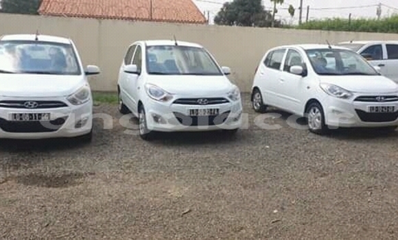 Comprar Usado Hyundai i10 Branco Carro em Namibe em Namibe Province