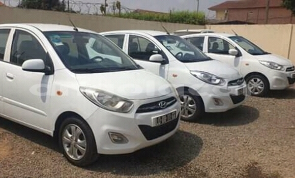 Buy Used Hyundai i10 White Car in Namibe in Namibe Province Buy Used Hyundai i10 White Car in Namibe in Namibe Province