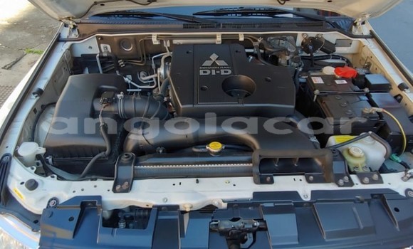 Comprar Usado Mitsubishi Pajero Branco Carro em Namibe em Namibe Province Comprar Usado Mitsubishi Pajero Branco Carro em Namibe em Namibe Province