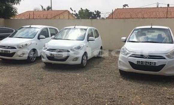 Acheter Neuf Voiture Hyundai i10 Blanc à Luena, Moxico