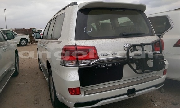 Comprar Usado Toyota DA Branco Caminhão em Luena em Moxico Comprar Usado Toyota DA Branco Caminhão em Luena em Moxico