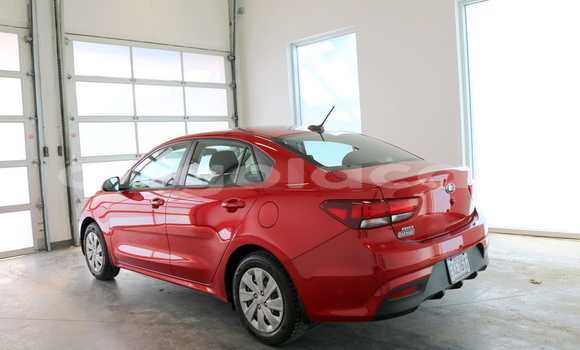 Comprar Novo Kia rio Vermelho Carro em N'zeto em Zaire Comprar Novo Kia rio Vermelho Carro em N'zeto em Zaire