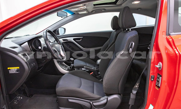 Comprar Usado Hyundai Elantra Vermelho Carro em Luena em Moxico Comprar Usado Hyundai Elantra Vermelho Carro em Luena em Moxico