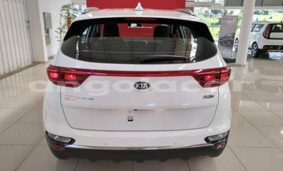 Comprar Usado Kia Sportage Branco Carro em Luena em Moxico Comprar Usado Kia Sportage Branco Carro em Luena em Moxico