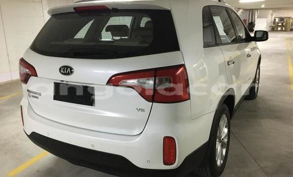 Buy Used Kia Sorento White Car in Luena in Moxico Buy Used Kia Sorento White Car in Luena in Moxico
