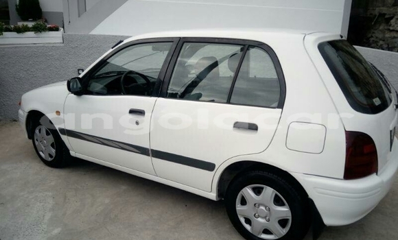 Acheter Occasion Voiture Toyota Starlet Blanc à Luena, Moxico Acheter Occasion Voiture Toyota Starlet Blanc à Luena, Moxico