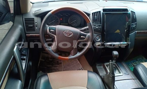 Buy Used Toyota Land Cruiser White Car in Luena in Moxico Buy Used Toyota Land Cruiser White Car in Luena in Moxico