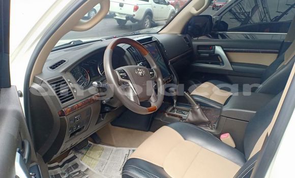 Buy Used Toyota Land Cruiser White Car in Luena in Moxico Buy Used Toyota Land Cruiser White Car in Luena in Moxico