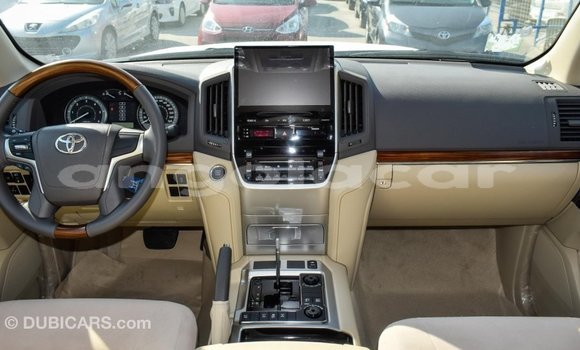 Buy Import Toyota Land Cruiser White Car in Import - Dubai in Bengo Province Buy Import Toyota Land Cruiser White Car in Import - Dubai in Bengo Province