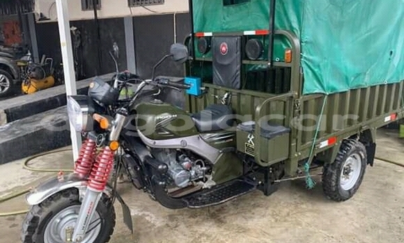 Comprar Novo Yamaha MT-03 Verde Moto em Caxito em Bengo Comprar Novo Yamaha MT-03 Verde Moto em Caxito em Bengo