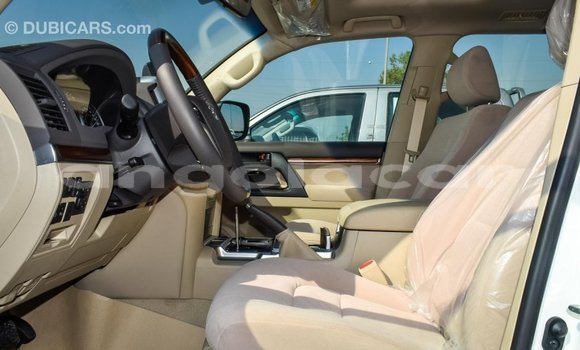 Buy Import Toyota Land Cruiser White Car in Import - Dubai in Bengo Province Buy Import Toyota Land Cruiser White Car in Import - Dubai in Bengo Province