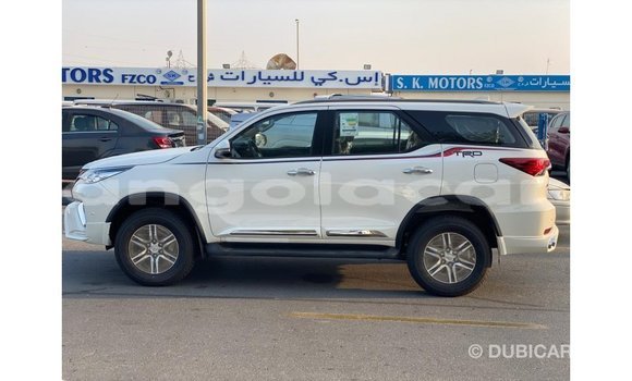 Acheter Import Voiture Toyota Fortuner Blanc à Import - Dubai, Province de Bengo Acheter Import Voiture Toyota Fortuner Blanc à Import - Dubai, Province de Bengo