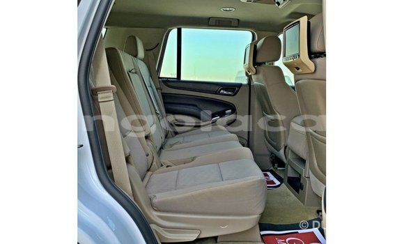 Comprar Importar Chevrolet Tahoe Branco Carro em Import - Dubai em Bengo Province Comprar Importar Chevrolet Tahoe Branco Carro em Import - Dubai em Bengo Province