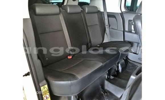 Comprar Importar Toyota FJ Cruiser Branco Carro em Import - Dubai em Bengo Province Comprar Importar Toyota FJ Cruiser Branco Carro em Import - Dubai em Bengo Province