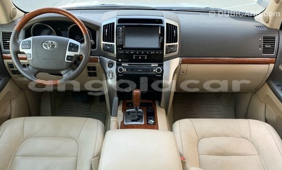 Comprar Importar Toyota Land Cruiser Branco Carro em Import - Dubai em Bengo Province Comprar Importar Toyota Land Cruiser Branco Carro em Import - Dubai em Bengo Province