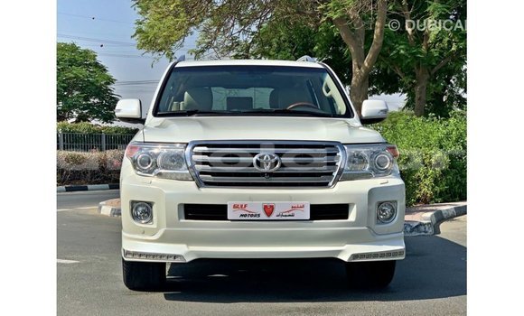 Comprar Importar Toyota Land Cruiser Branco Carro em Import - Dubai em Bengo Province Comprar Importar Toyota Land Cruiser Branco Carro em Import - Dubai em Bengo Province
