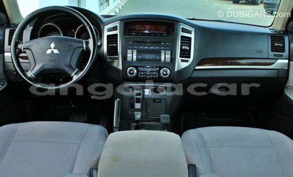 Comprar Importar Mitsubishi Pajero Marrom Carro em Import - Dubai em Bengo Province Comprar Importar Mitsubishi Pajero Marrom Carro em Import - Dubai em Bengo Province