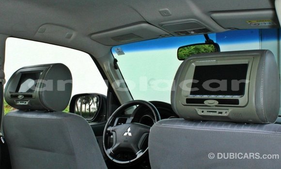 Comprar Importar Mitsubishi Pajero Marrom Carro em Import - Dubai em Bengo Province Comprar Importar Mitsubishi Pajero Marrom Carro em Import - Dubai em Bengo Province