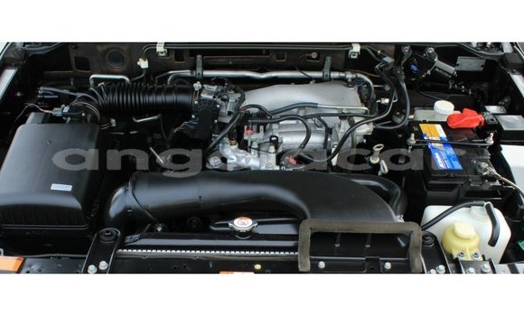 Comprar Importar Mitsubishi Pajero Marrom Carro em Import - Dubai em Bengo Province Comprar Importar Mitsubishi Pajero Marrom Carro em Import - Dubai em Bengo Province