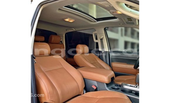 Comprar Importar Toyota Tundra Branco Carro em Import - Dubai em Bengo Province Comprar Importar Toyota Tundra Branco Carro em Import - Dubai em Bengo Province