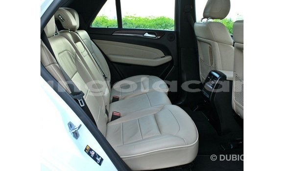 Comprar Importar Mercedes-Benz 190 Branco Carro em Import - Dubai em Bengo Province Comprar Importar Mercedes-Benz 190 Branco Carro em Import - Dubai em Bengo Province