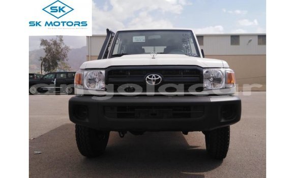 Comprar Importar Toyota Land Cruiser Branco Carro em Import - Dubai em Bengo Province