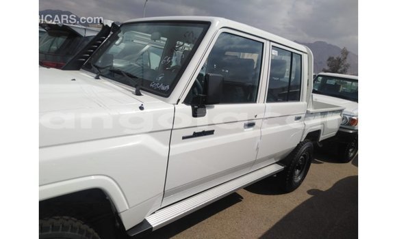 Comprar Importar Toyota Land Cruiser Branco Carro em Import - Dubai em Bengo Province Comprar Importar Toyota Land Cruiser Branco Carro em Import - Dubai em Bengo Province