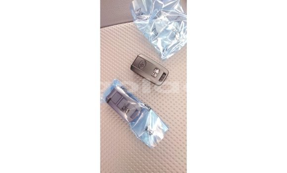 Comprar Importar Toyota Land Cruiser Branco Carro em Import - Dubai em Bengo Province Comprar Importar Toyota Land Cruiser Branco Carro em Import - Dubai em Bengo Province