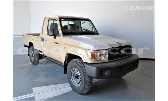 Acheter Import Voiture Toyota Land Cruiser Beige à Import - Dubai, Province de Bengo Acheter Import Voiture Toyota Land Cruiser Beige à Import - Dubai, Province de Bengo