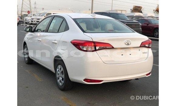 Acheter Import Voiture Toyota Yaris Blanc à Import - Dubai, Province de Bengo Acheter Import Voiture Toyota Yaris Blanc à Import - Dubai, Province de Bengo