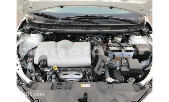 Acheter Import Voiture Toyota Yaris Blanc à Import - Dubai, Province de Bengo Acheter Import Voiture Toyota Yaris Blanc à Import - Dubai, Province de Bengo