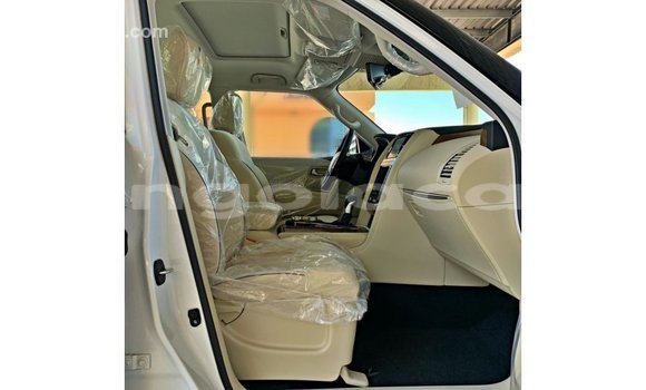 Comprar Importar Nissan Patrol Branco Carro em Import - Dubai em Bengo Province Comprar Importar Nissan Patrol Branco Carro em Import - Dubai em Bengo Province